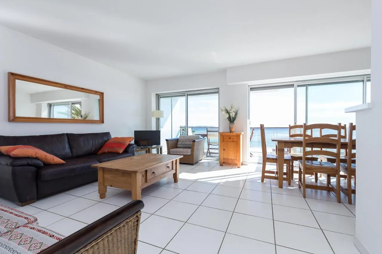 Cannes Beachfront Terrace: Bright Two-Bedroom with Sea Views